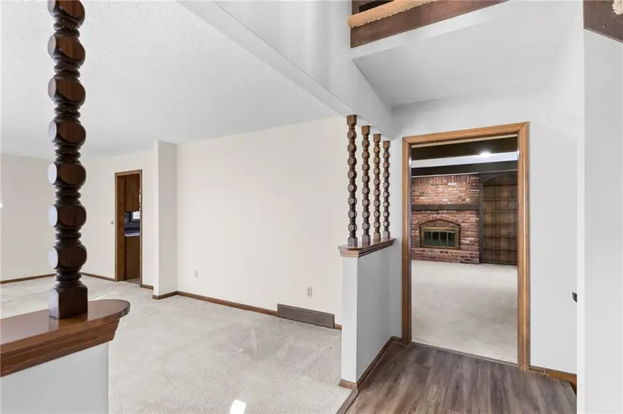 10409 Oakmont Street, Overland Park, KS 66215 - #3