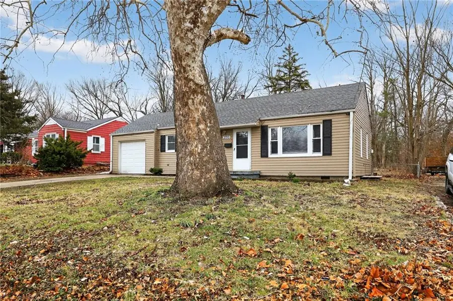 2733 N 47th Terrace, Kansas City, KS 66104 - #3