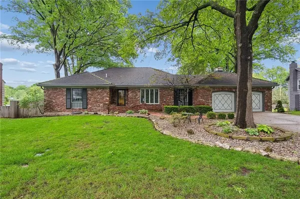 9937 Floyd Street, Overland Park, KS 66212
