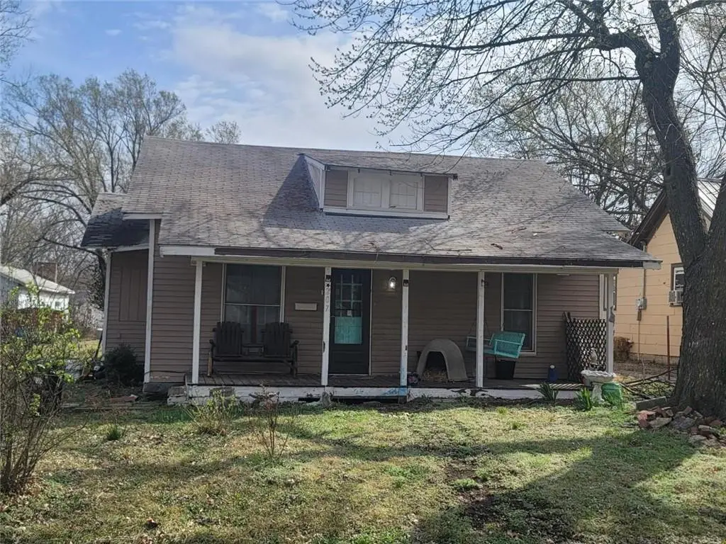 207 S Washington Street, Fort Scott, KS 66701 - #1