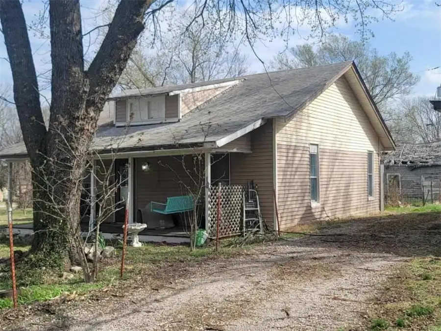 207 S Washington Street, Fort Scott, KS 66701 - #2