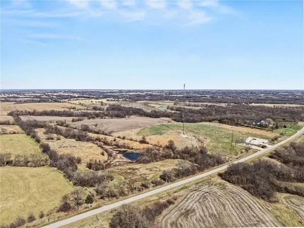 6606 W Highway, Smithville, MO 64089