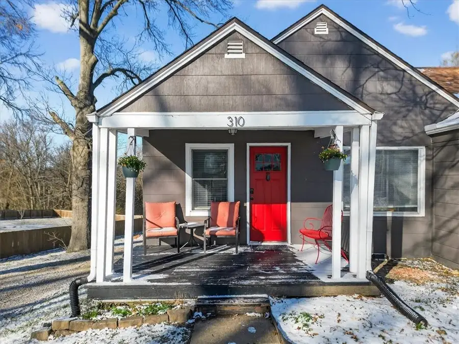 310 S Bluegrass Drive, Bonner Springs, KS 66012 - #3