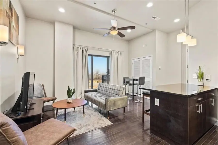 2940 Baltimore Avenue #1001, Kansas City, MO 64108 - #2