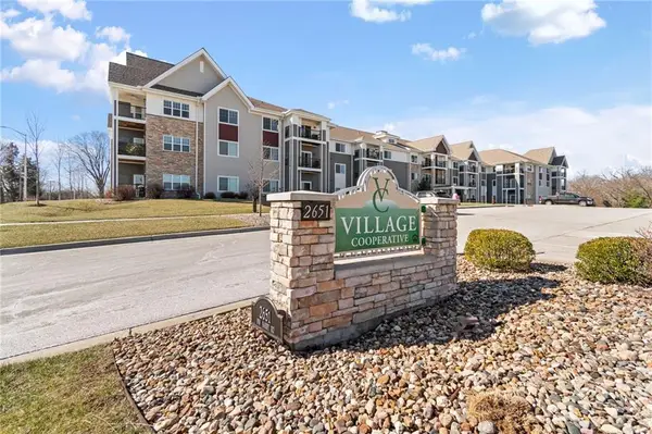 2651 NW Barry Road #108, Kansas City, MO 64154