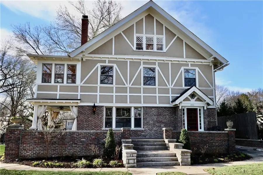 801 W 56th Street, Kansas City, MO 64113 - #2