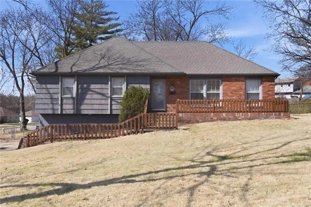 6611 N Montgall Avenue, Gladstone, MO 64119 - #1