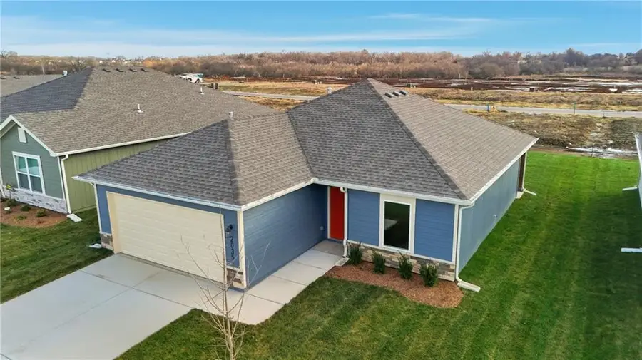 597 W Bluebird Street, Gardner, KS 66030 - #2