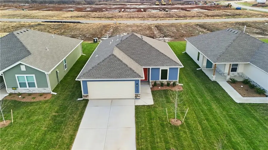 597 W Bluebird Street, Gardner, KS 66030 - #3