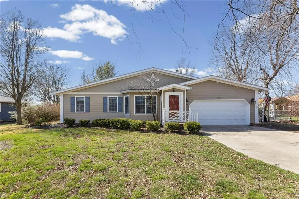 1018 Meadowbrook Road E, Iola, KS 66749 - #1