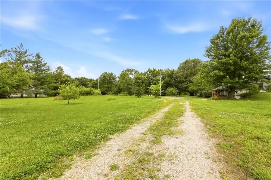 1641 NW 100 Road, Kingsville, MO 64040 - #2