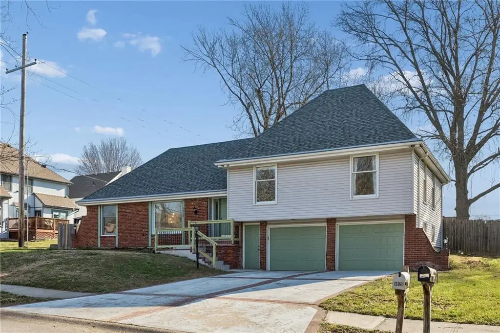 5929 N Mersington Avenue, Gladstone, MO 64119 - #1