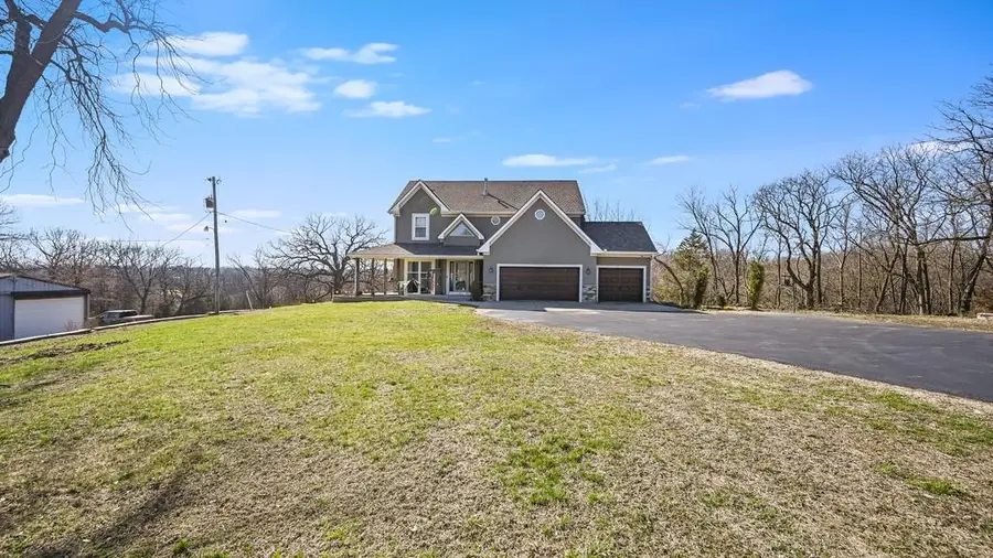 414 S 98th Street, Edwardsville, KS 66111 - #2