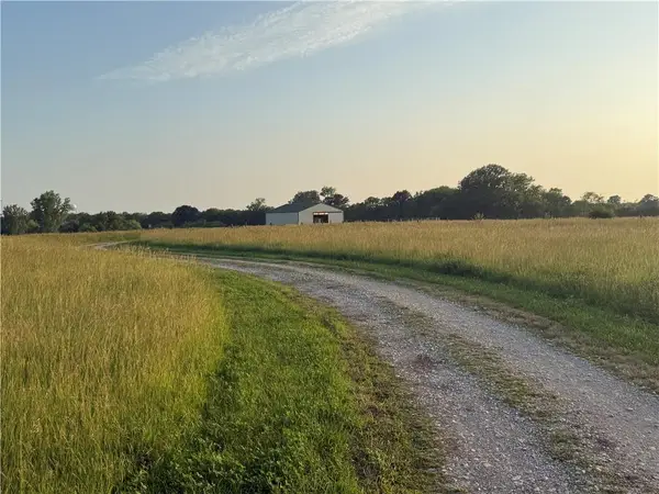 15820 Short Lane, Smithville, MO 64089