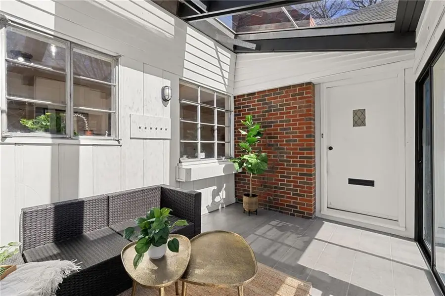 710 E 63 Terrace, Kansas City, MO 64110 - #2