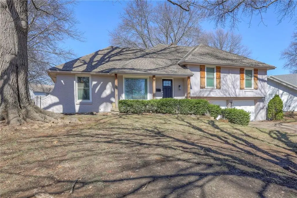 800 W 122nd Street, Kansas City, MO 64145 - #1