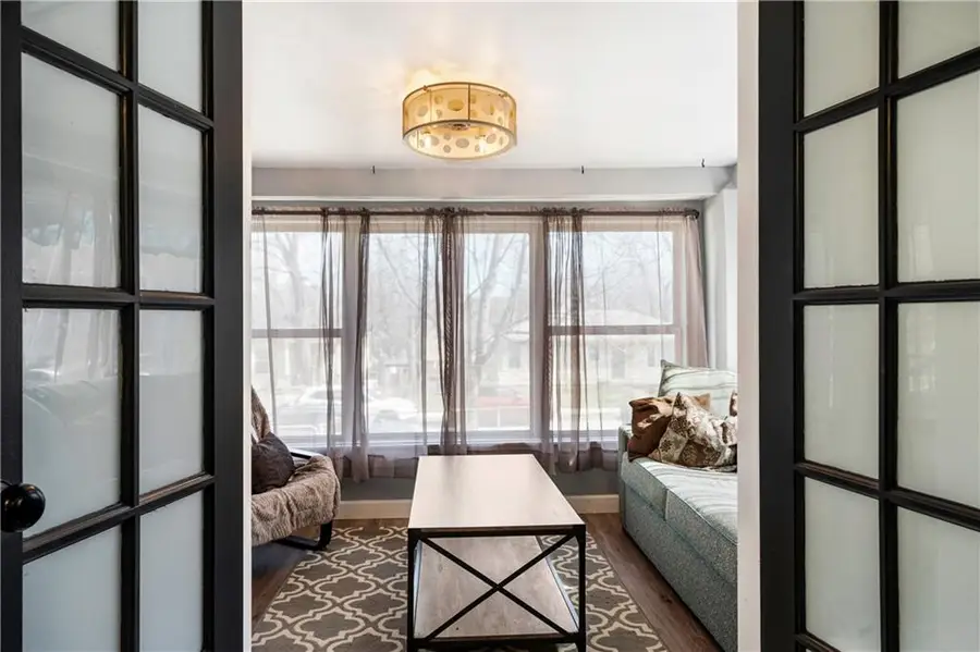 416 Kensington Avenue, Kansas City, MO 64124 - #3