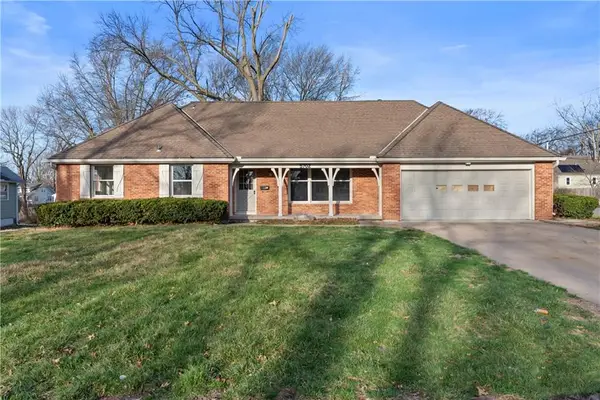 5702 Halsey Street, Shawnee, KS 66216