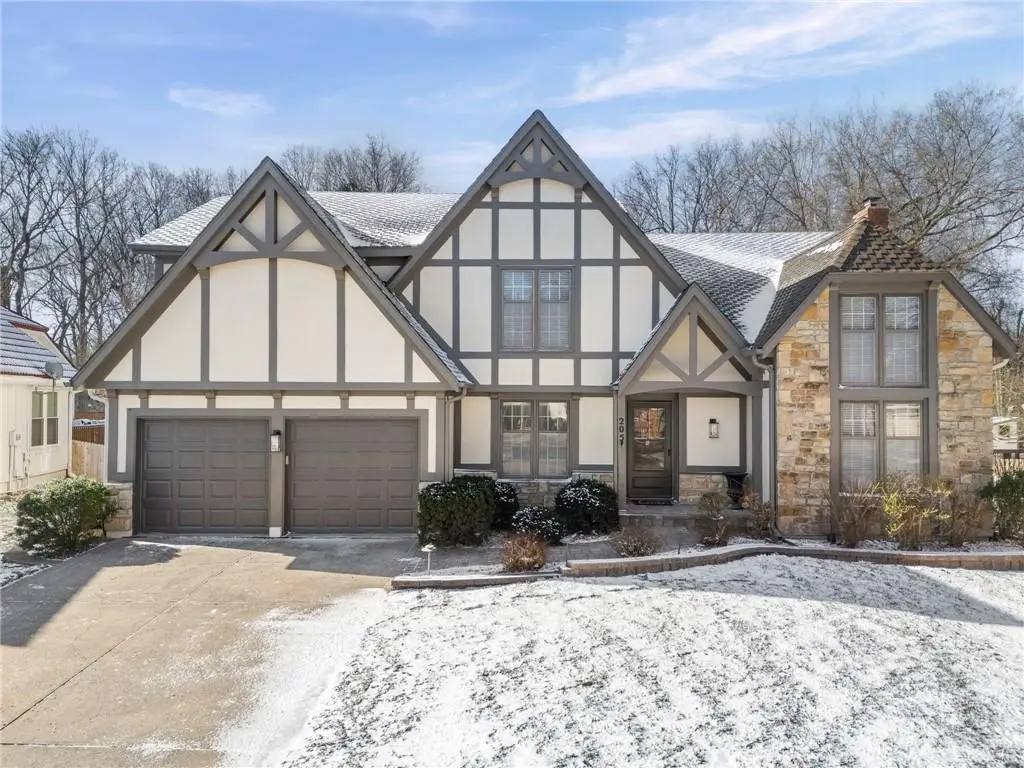 205 NE Shoreview Drive, Lees Summit, MO 64064 - #1