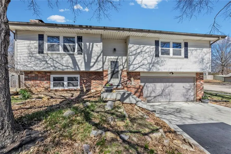 3412 W 9th Court, Lawrence, KS 66049 - #3