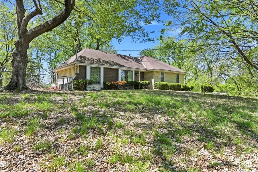 10407 NW Crooked Road, Kansas City, MO 64152 - #3