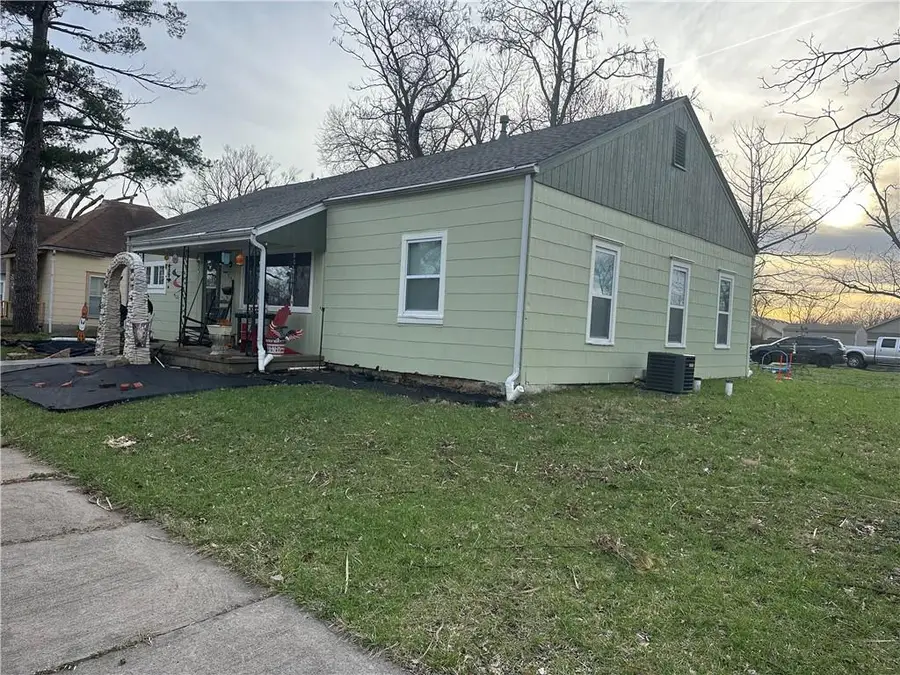 736 N Sycamore Street, Ottawa, KS 66067 - #2