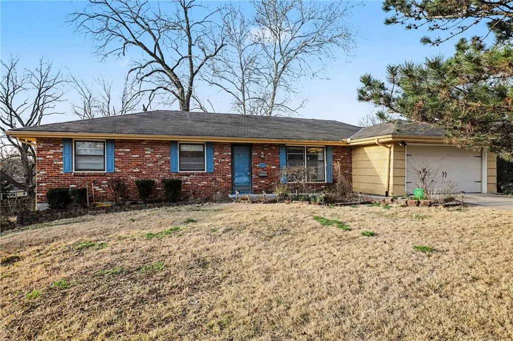 717 W 101st Street, Kansas City, MO 64114 - #1