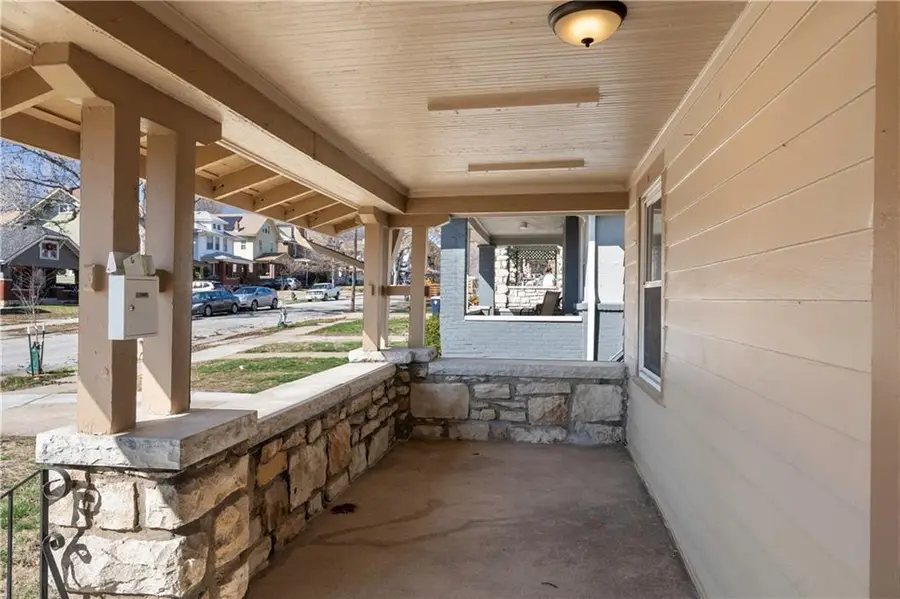 347 Lawn Avenue, Kansas City, MO 64124 - #2