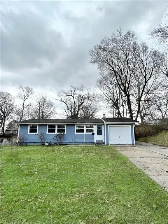 5709 N Woodland Avenue, Kansas City, MO 64118 - #2