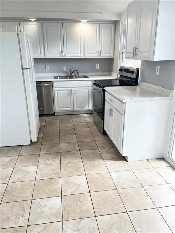 5709 N Woodland Avenue, Kansas City, MO 64118 - #3