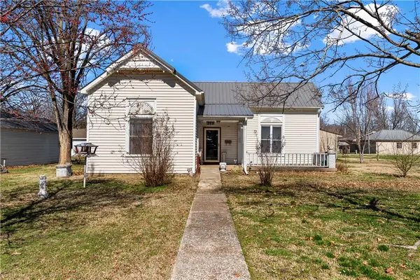 308 E Olive Street, Rich Hill, MO 64779