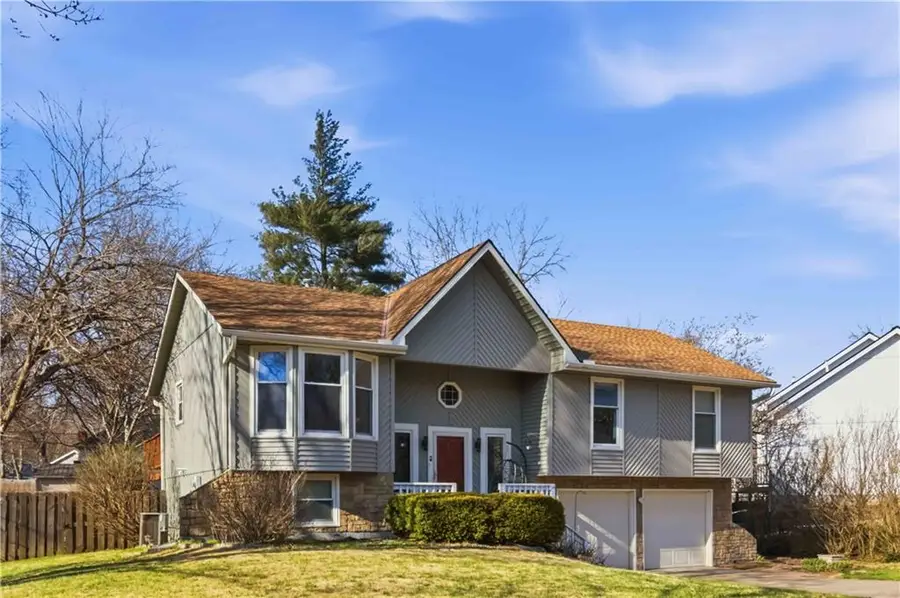 5714 Creekview Drive, Parkville, MO 64152 - #3