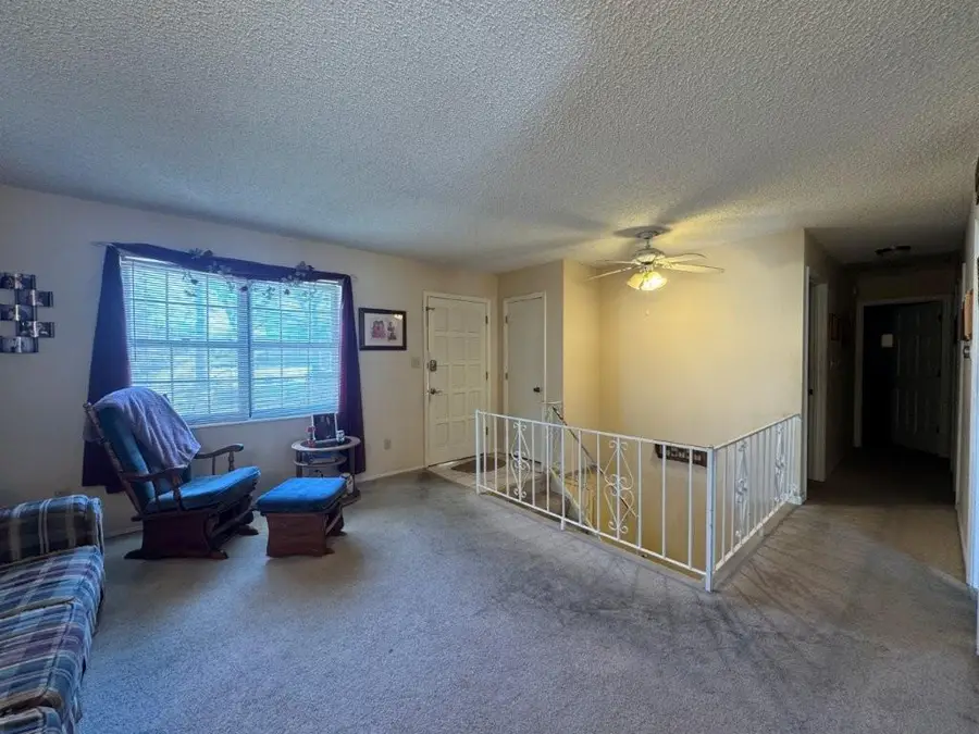 1401 Kingston Road, Blue Springs, MO 64015 - #3