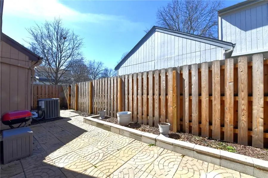 6616 Bradshaw Street, Shawnee, KS 66216 - #3