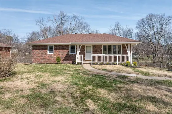 220 Kennedy Drive, Gower, MO 64454