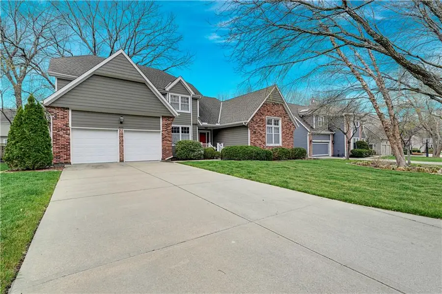 5251 W 129th Terrace, Leawood, KS 66209 - #2