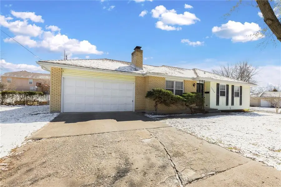 13429 Winchester Avenue, Grandview, MO 64030 - #3