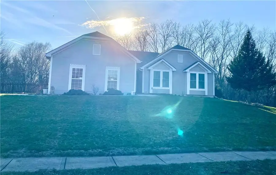 2224 NE 158th Street, Smithville, MO 64089 - #2