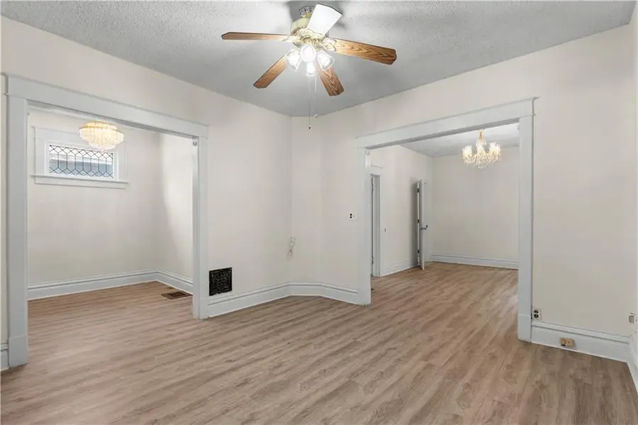 1807 Kensington Avenue, Kansas City, MO 64127 - #3