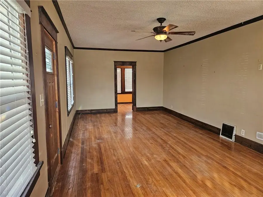 11223 W 59th Street, Shawnee, KS 66203 - #3