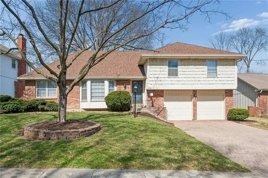 10104 W 98th Terrace, Overland Park, KS 66212 - #2