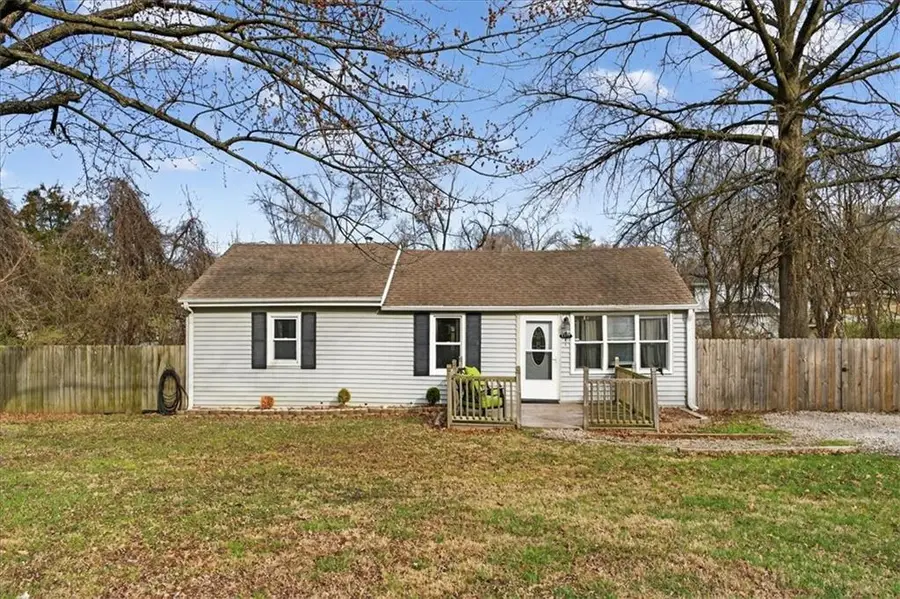 5417 Laurel Avenue, Raytown, MO 64133 - #2