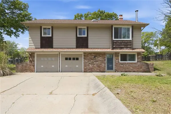 204 Topeka Avenue, Leavenworth, KS 66048