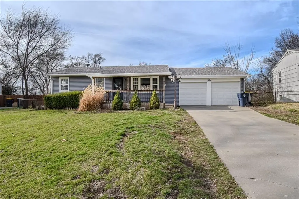 4326 Laurel Avenue, Kansas City, MO 64133 - #1