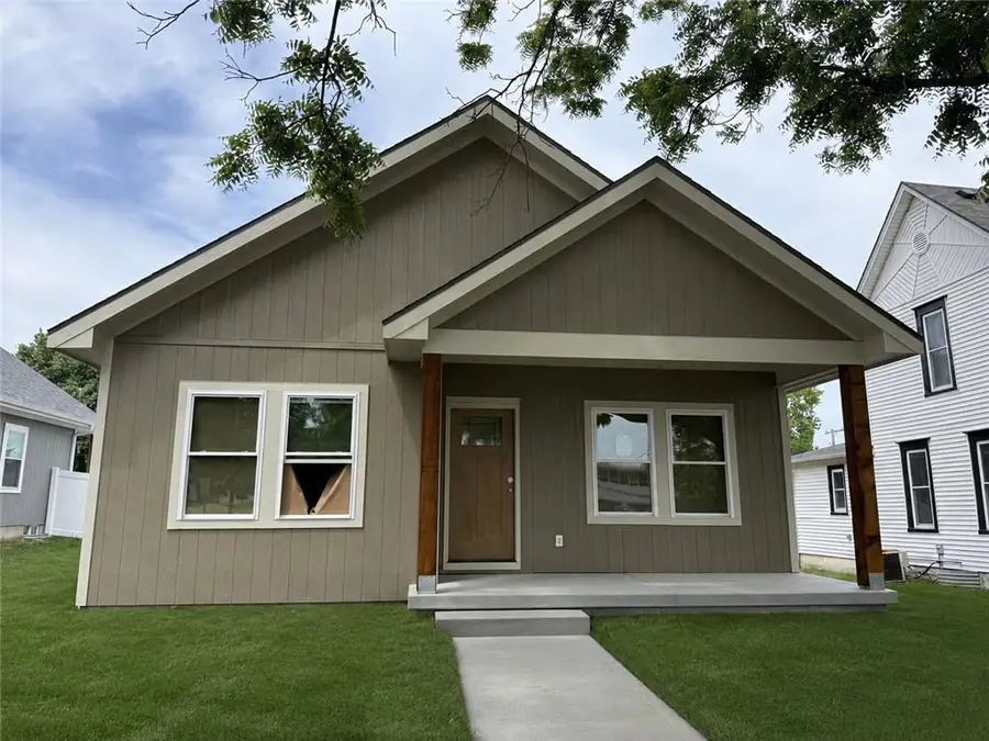 314 W 4th Street, Cameron, MO 64429 - #3