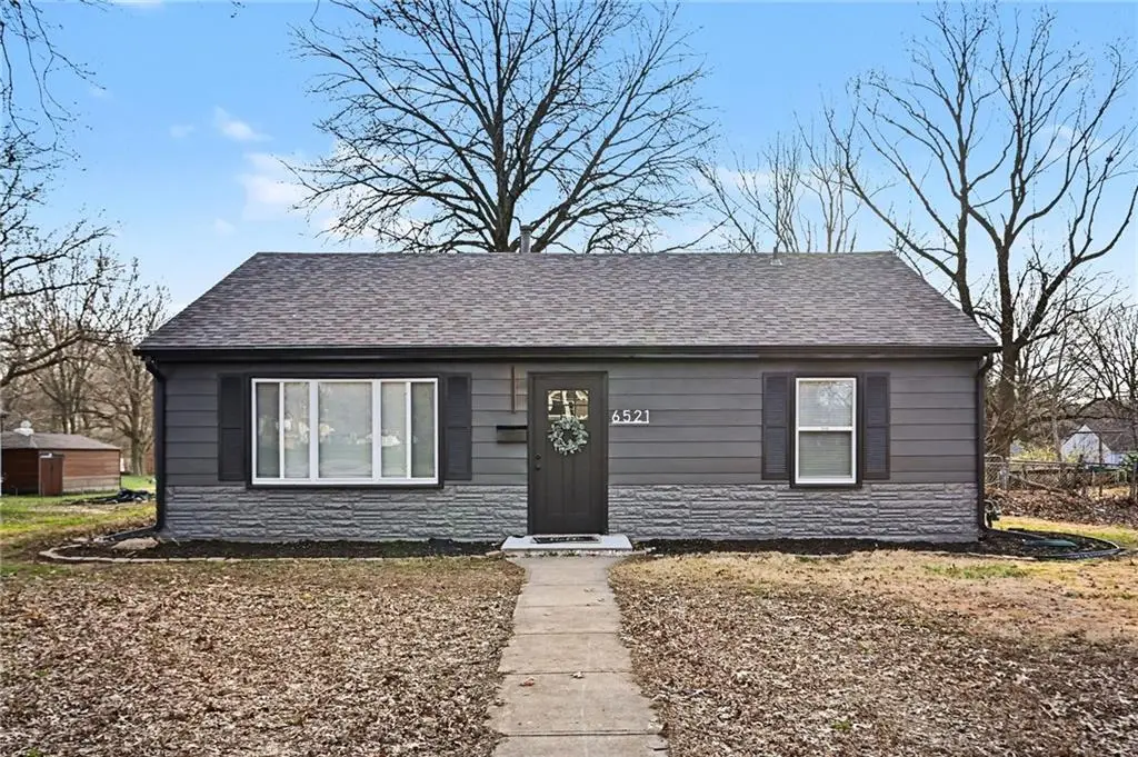 6521 N Campbell Street, Kansas City, MO 64118 - #1