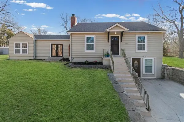 4919 N Troost Avenue, Kansas City, MO 64118