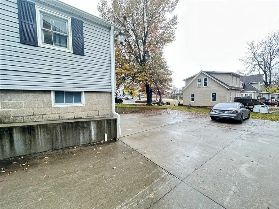 206 S Washington Street, Warrensburg, MO 64093 - #3