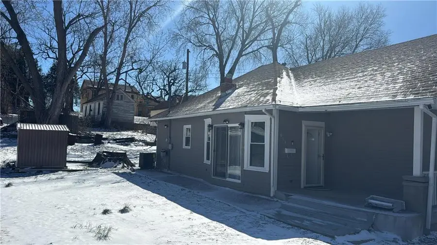 613 S 19th Street, Saint Joseph, MO 64507 - #3