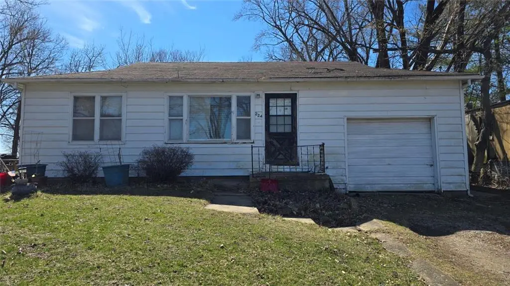 224 E Polk Street, Chillicothe, MO 64601 - #1